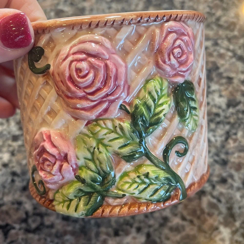 Hand-Painted Pink Rose Ceramic Trinket Set - Heart Dish, Dish, Tumbler🌺